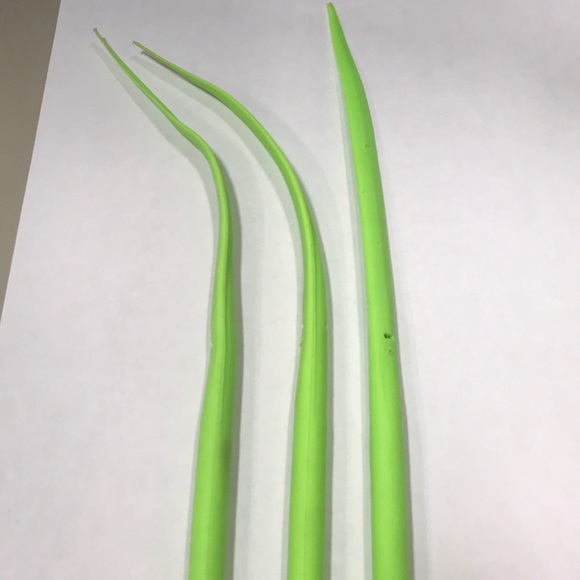 Awesome moldable grass pens!!! - Picture 1 of 6